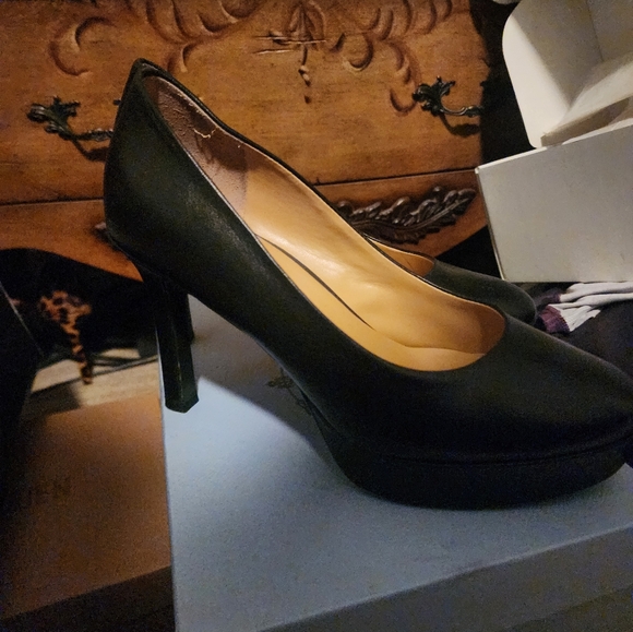 Naturalizer Black Platform - Picture 2 of 3